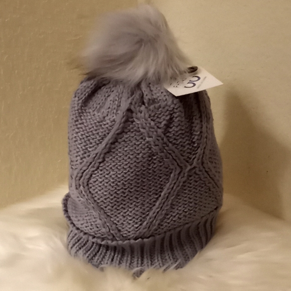 Cable Knit Gray Winter Hat with Faux Fur Pompom - Picture 13 of 14